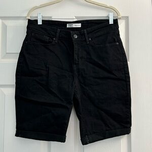Levi’s Signature Black Bermuda Shorts